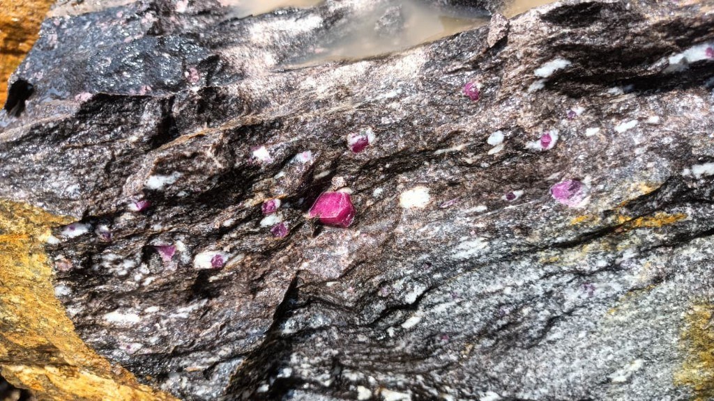 Corundum at Kuchnoor